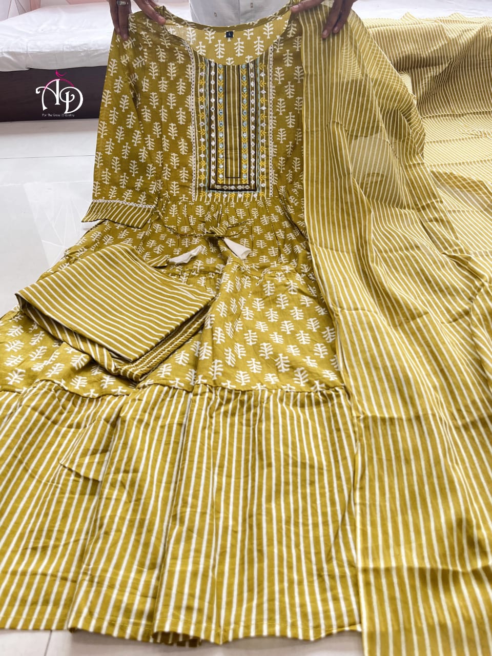 Pakistani Women Wedding/Party Wear Printed Embroidery Work Straight Salwar Kameez Kurti Pnat And Dupatta Tunic Designer Indian Dress Set