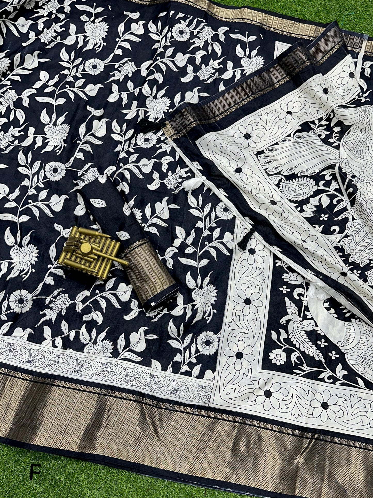 Elegant Maslin Cotton Saree with Running Blouse