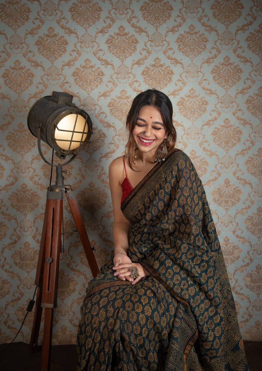 PURE COTTON JAIPUR BLOCK PRINT SAREES WITH BLOUSE PICE - Dharti Bandhani