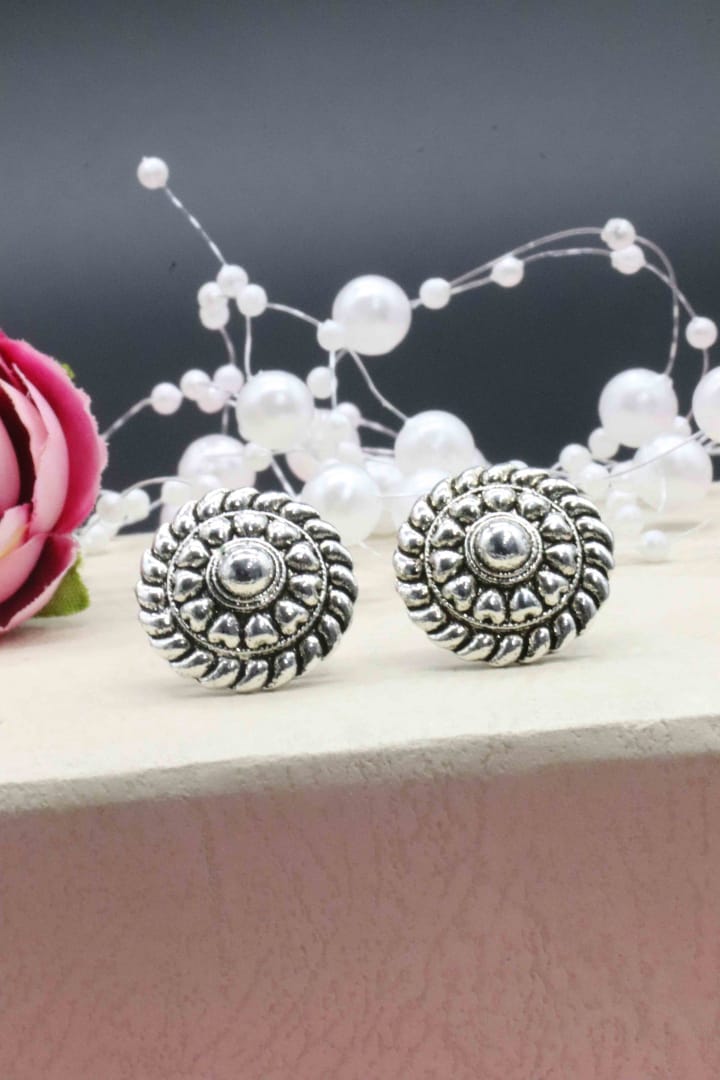 New Fashion Latest Silver Style Stud Earrings Tops for Women and Girls