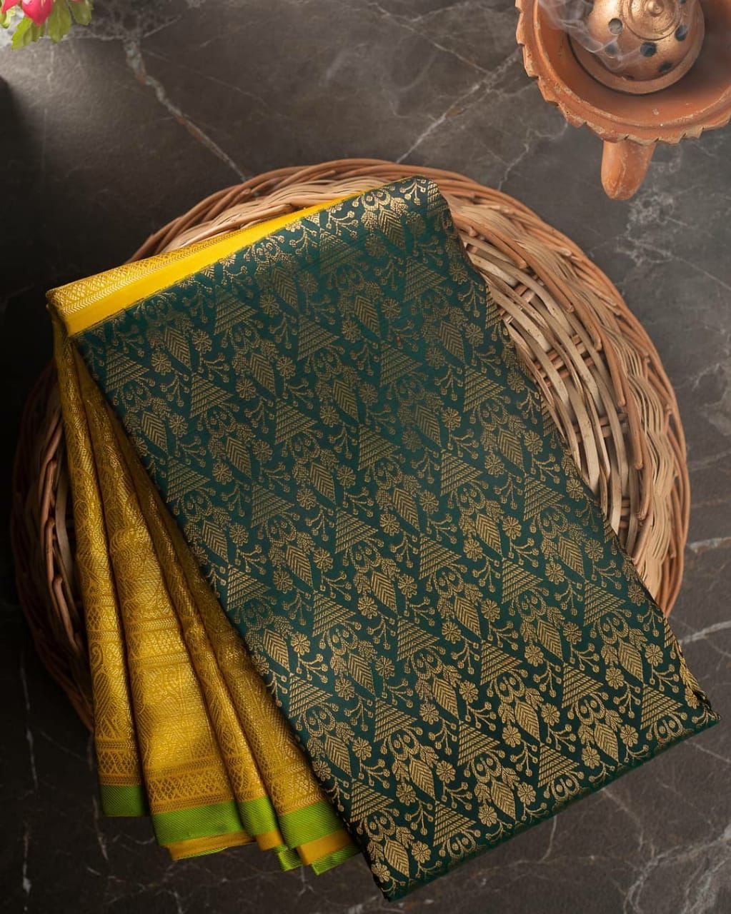 Women's Banarasi Soft Lichi Silk Saree Beautiful Jacquard Rich Pallu Design Work Zari Woven Kanjivaram Silk Style Saree