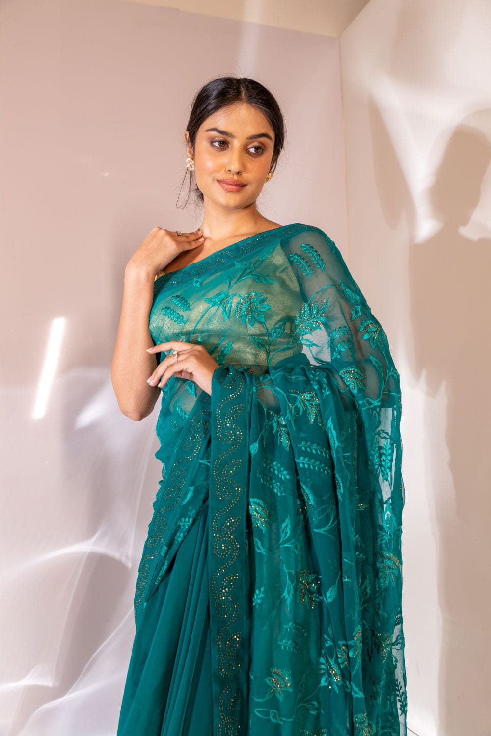 Soft Georgette Fabric Along With Designer Thread Work saree