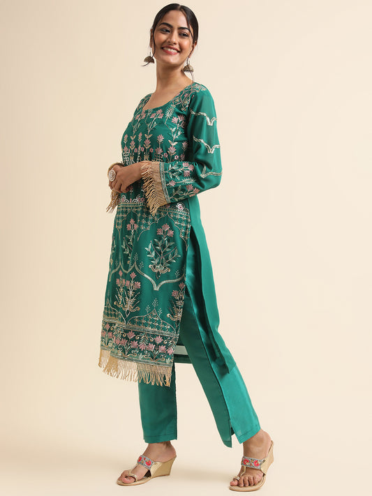 Glamorous Pakistani Suit Design: Elevate Your Style