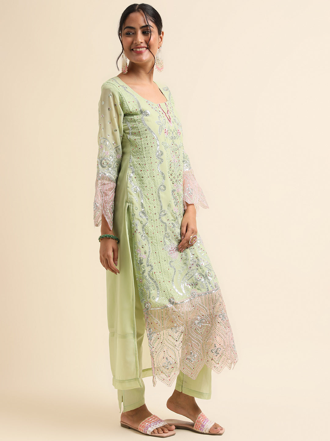 Pakistani Suit Design: Radiate Elegance in Green