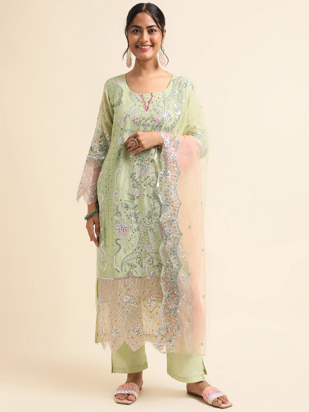 Pakistani Suit Design: Radiate Elegance in Green