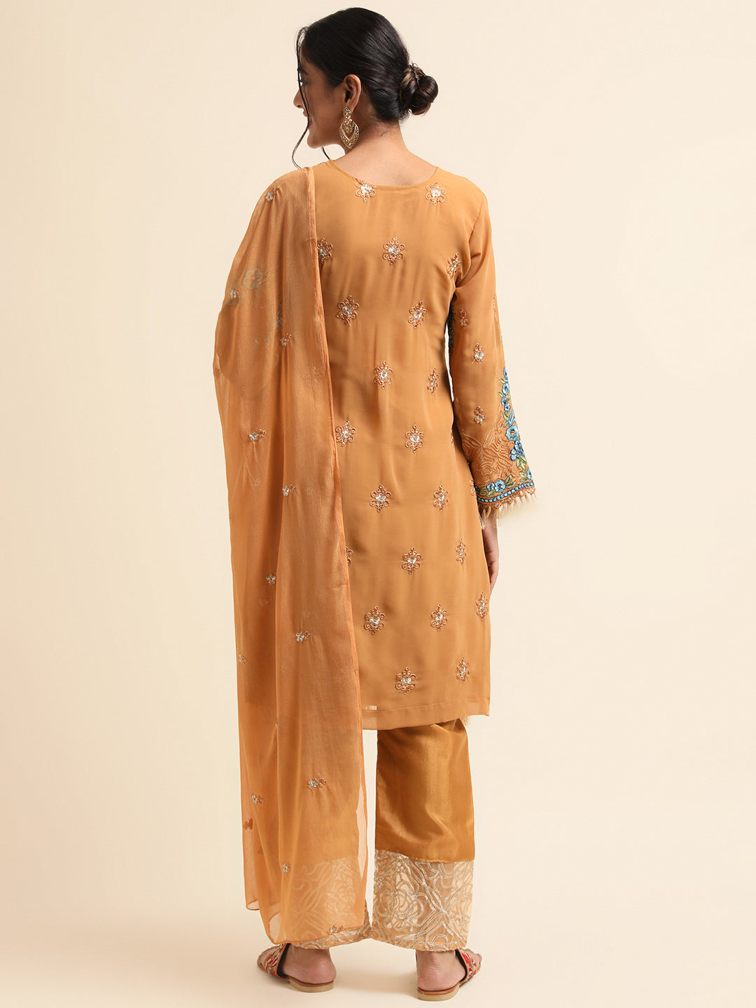 Mustard Pakistani Suit Design: Radiate Elegance and Charm