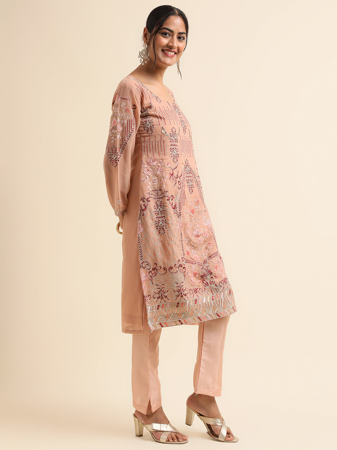 Elegant Peach Pakistani Suit Design
