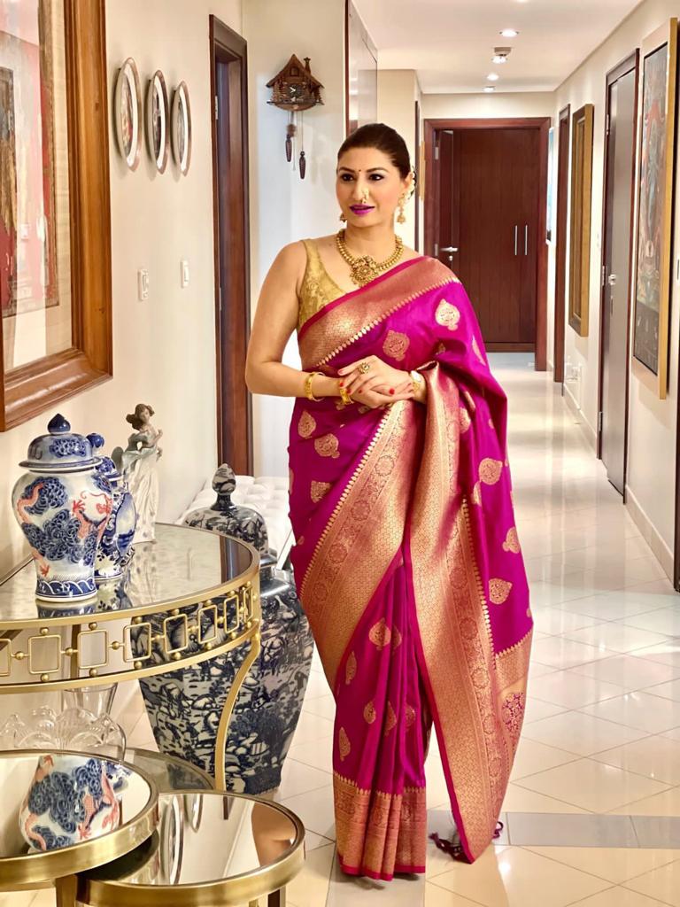 Self Design, Embellished, Woven Banarasi Silk Blend, Jacquard Saree