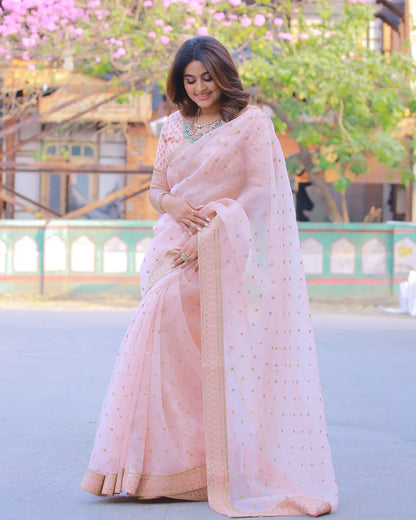 Sneha Prasanna Looks Pretty Ina Designer  Saree