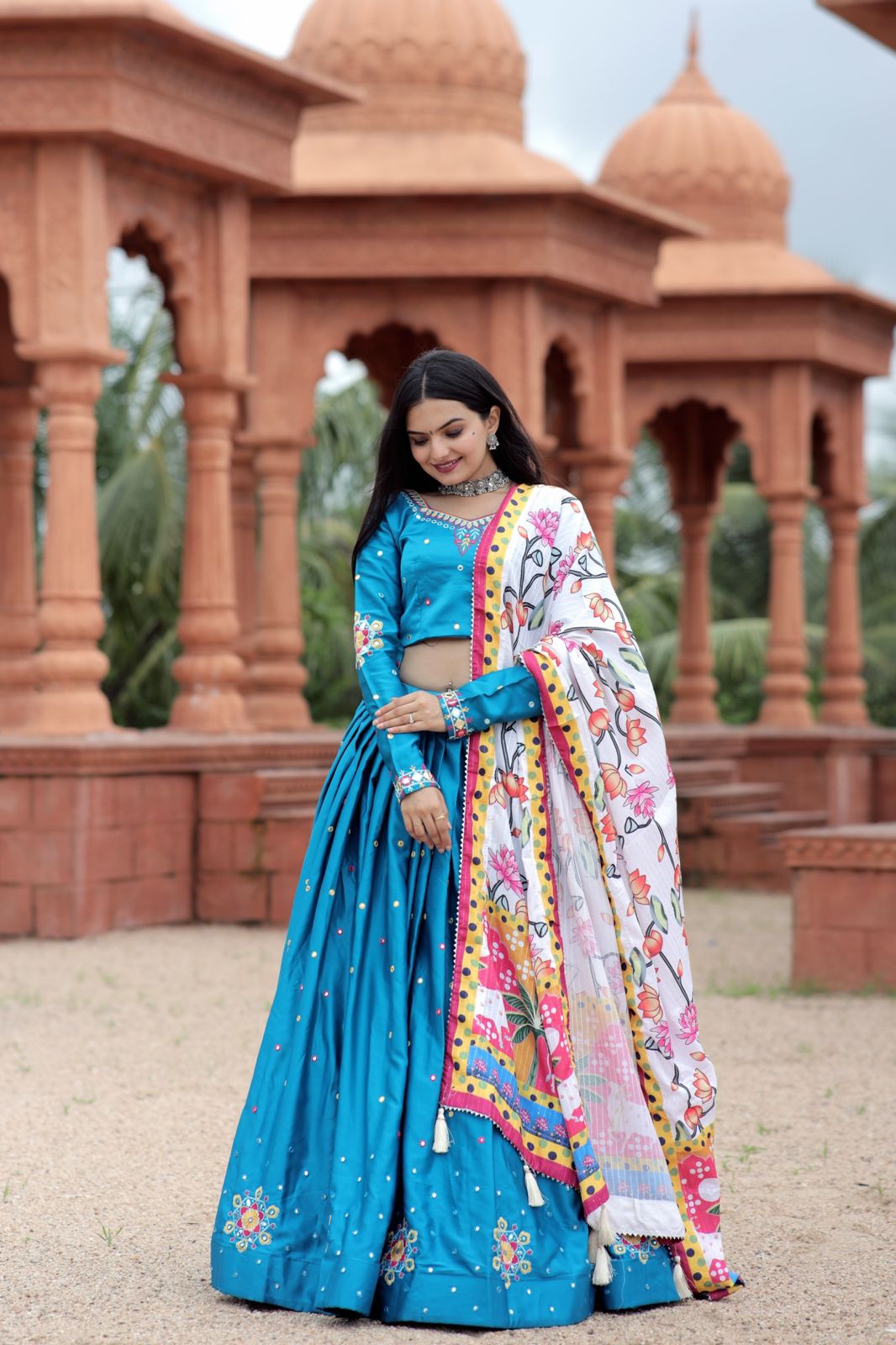 Buy Gajari Lehenga Choli For 4-14 Year Girls Rajasthani-Gujrati Lehenga  choli Dress for kids (8-12 Years) at Amazon.in