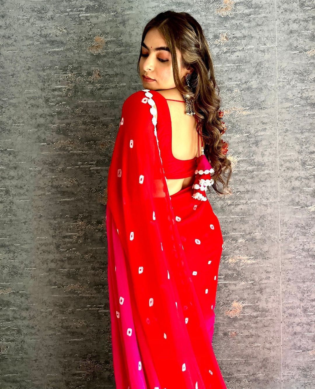 Gurleen Gambhir Red-Pink Bandhej Saree