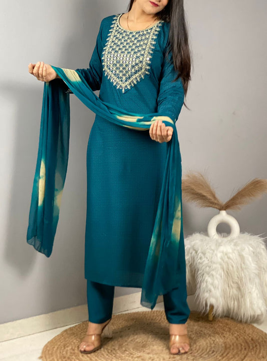 perfect kurti set for daily use with some elegant touch of embroidery.