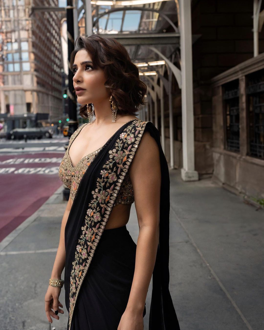 Free Photo | Pretty indian girl in black saree dress posed outdoor at  autumn street