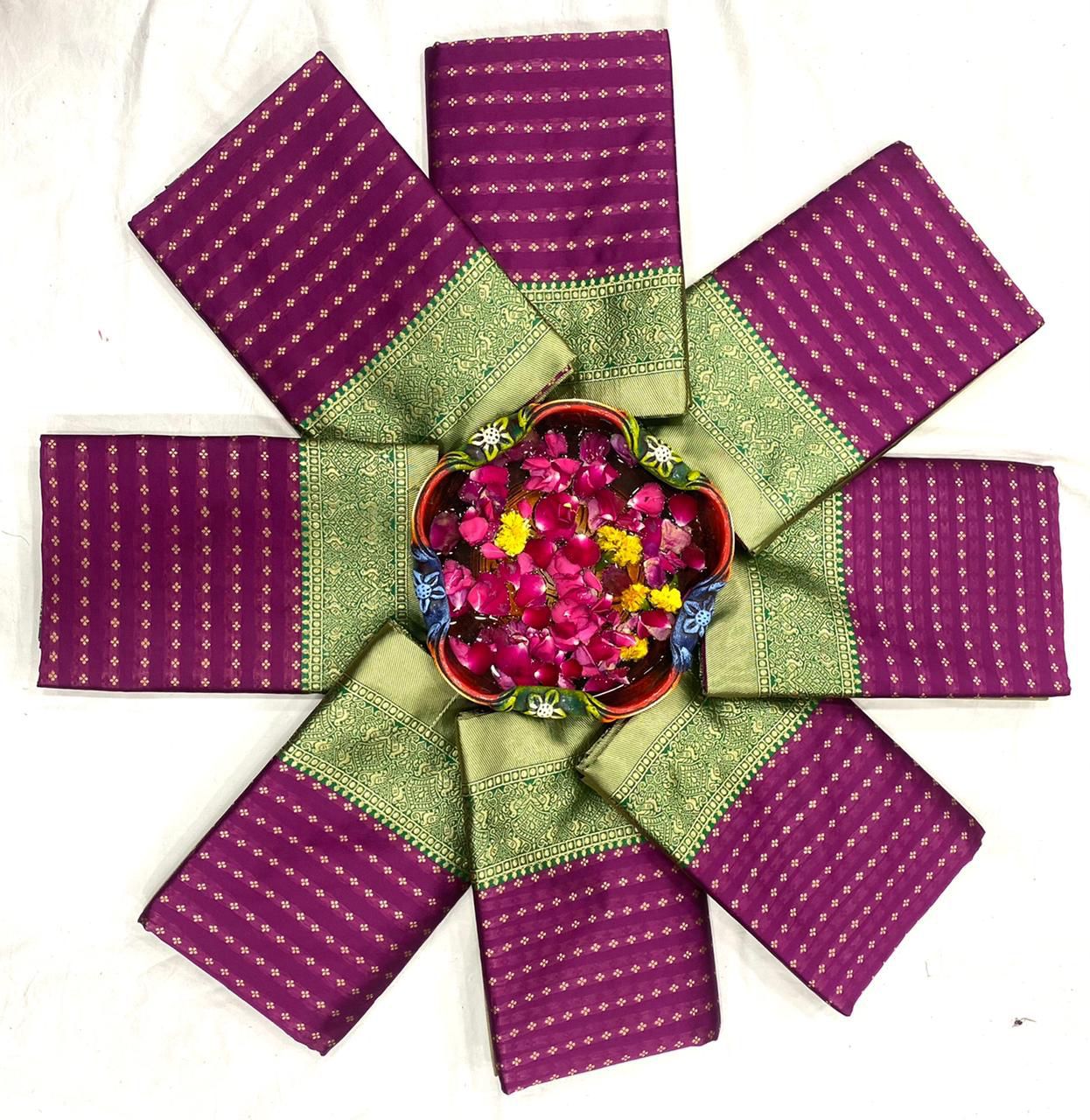 Rose n Wrap: Saree Packing done in Flower theme | Wedding gift pack,  Wedding gifts packaging, Bridal gift wrapping ideas