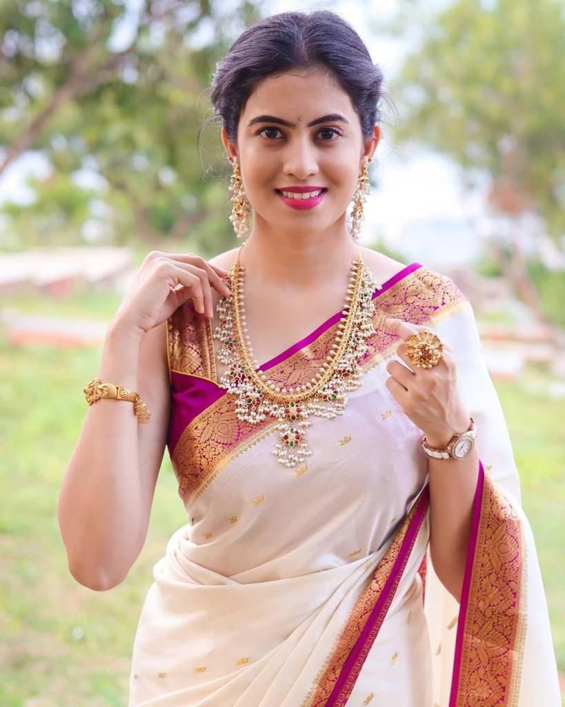 Luxurious Soft Lichi Silk Saree: Elevate Your Ethnic Wardrobe