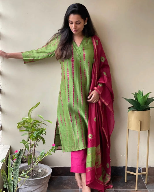 Elevate Your Wardrobe with Stunning Kurti Set for Women