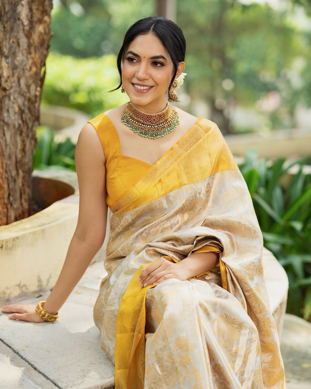 Silk saree bridal look clearance
