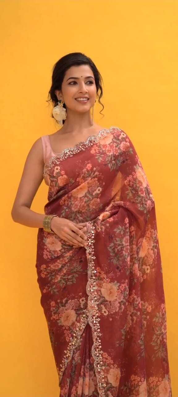 Beautiful Mirror Saree - Dharti Bandhani