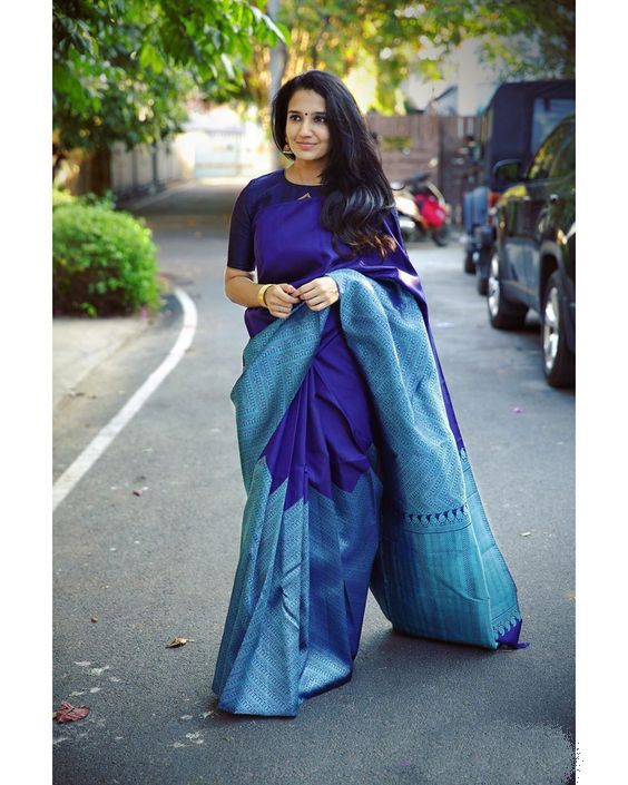 Blue Bnarasi Silk Woven Saree With Blouse