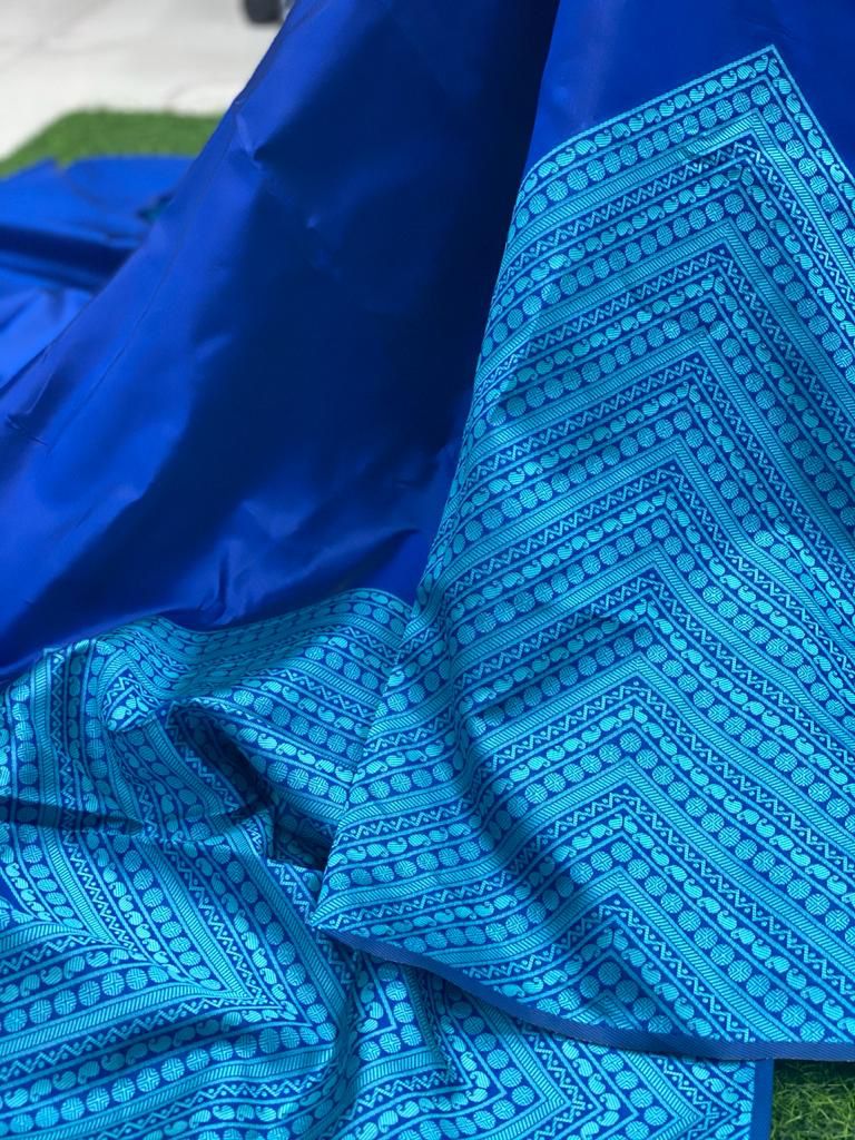 Blue Bnarasi Silk Woven Saree With Blouse