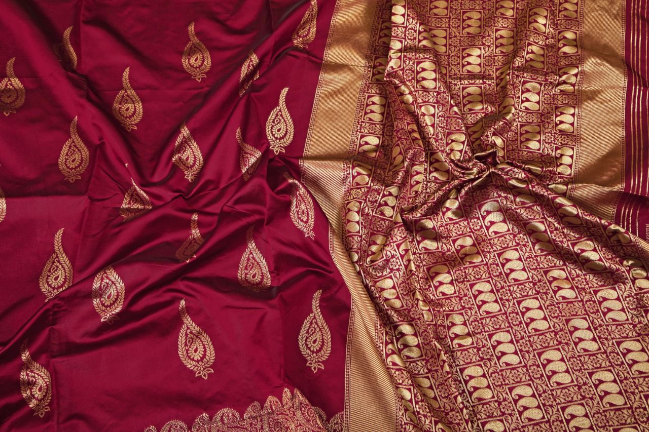 Maroon Bnarasi Silk Woven Saree With Blouse