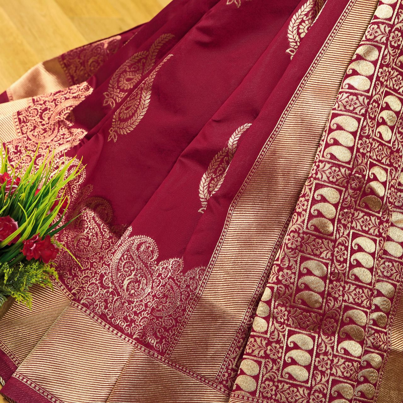 Maroon Bnarasi Silk Woven Saree With Blouse