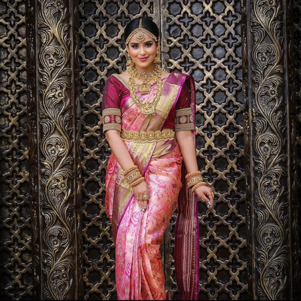 Jasmin Pitch  Zari Woven Silk Saree With Pink Blouse