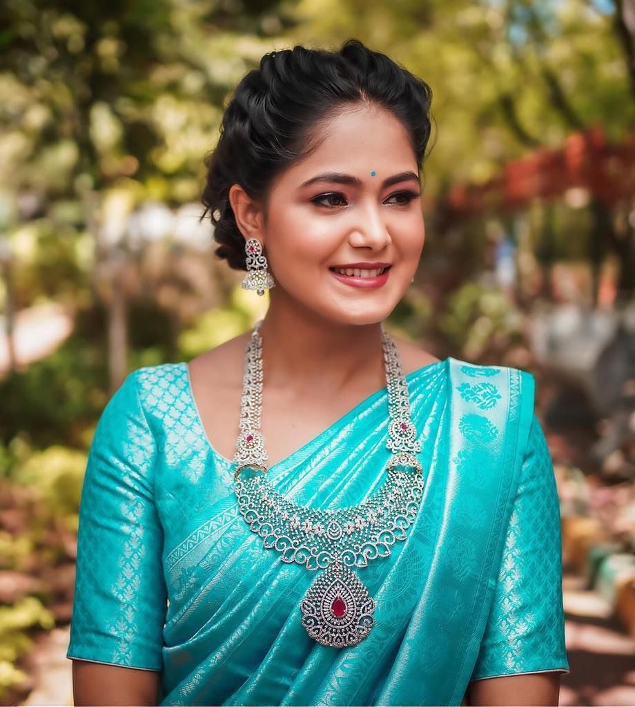 Beautiful Kanjeevaram Bridal Sarees with Best Blouse Combinations | Blue  blouse designs, Bridal saree, Blouse designs silk