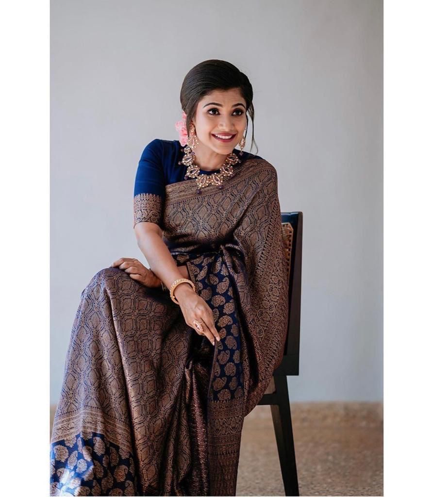 Sophisticated Navy Blue Soft Silk Saree With Attractive Blouse Piece –  LajreeDesigner