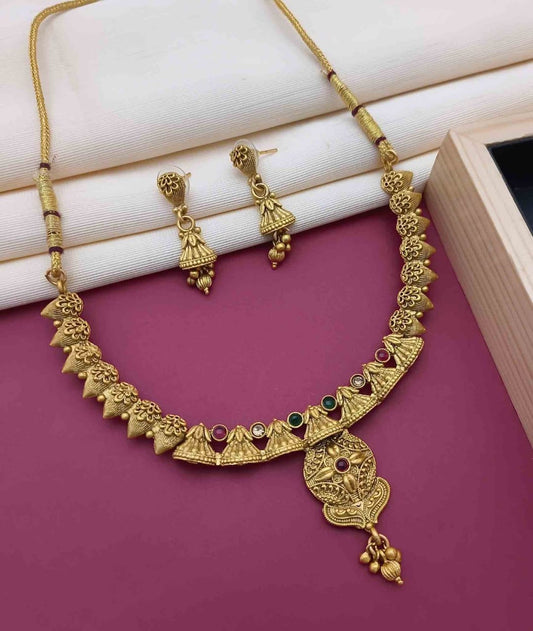Stylish Gold Plated Wedding Jewellery Pearl Necklace Set For