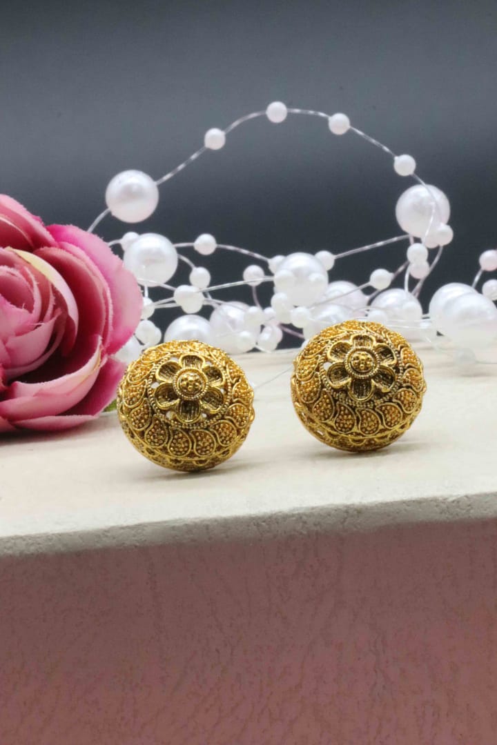 Stylish Gold Stud Earring Women and Girl