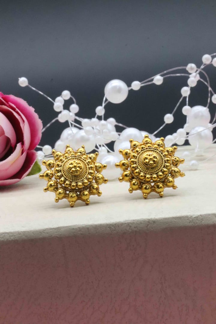 Fashion Stylish Gold  Diamond Impressive Unique Stud Earring Women and Girls