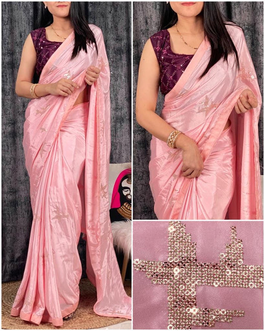 Look Glamorous With This Designer Saree.