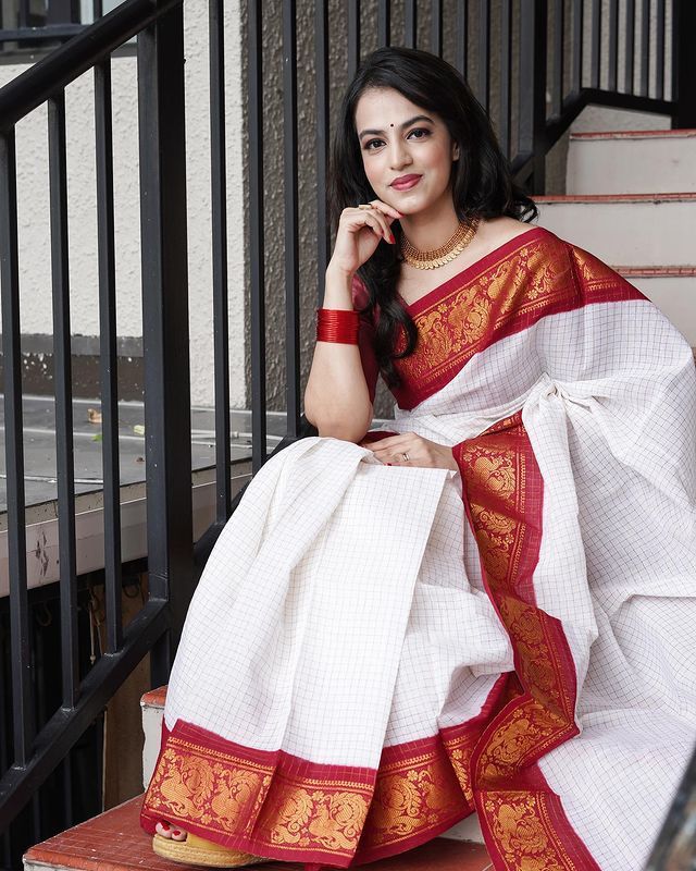 Buy Yellow Handwoven Red Border Saree with Red and Rose Gold Leaf Motifs |  Mayasha – MAYASHA