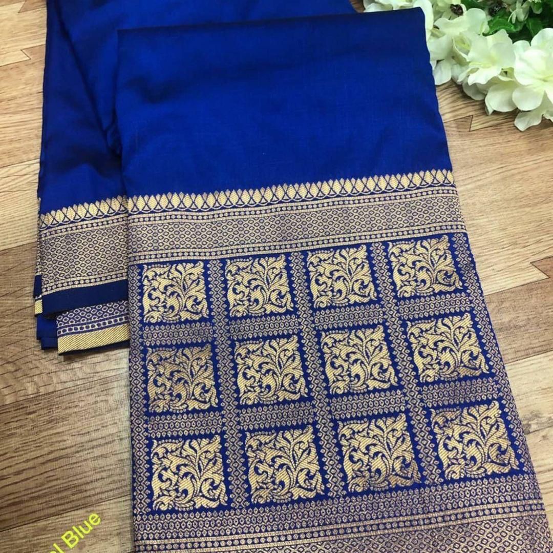 Super Trending  Soft Lichi Silk Saree