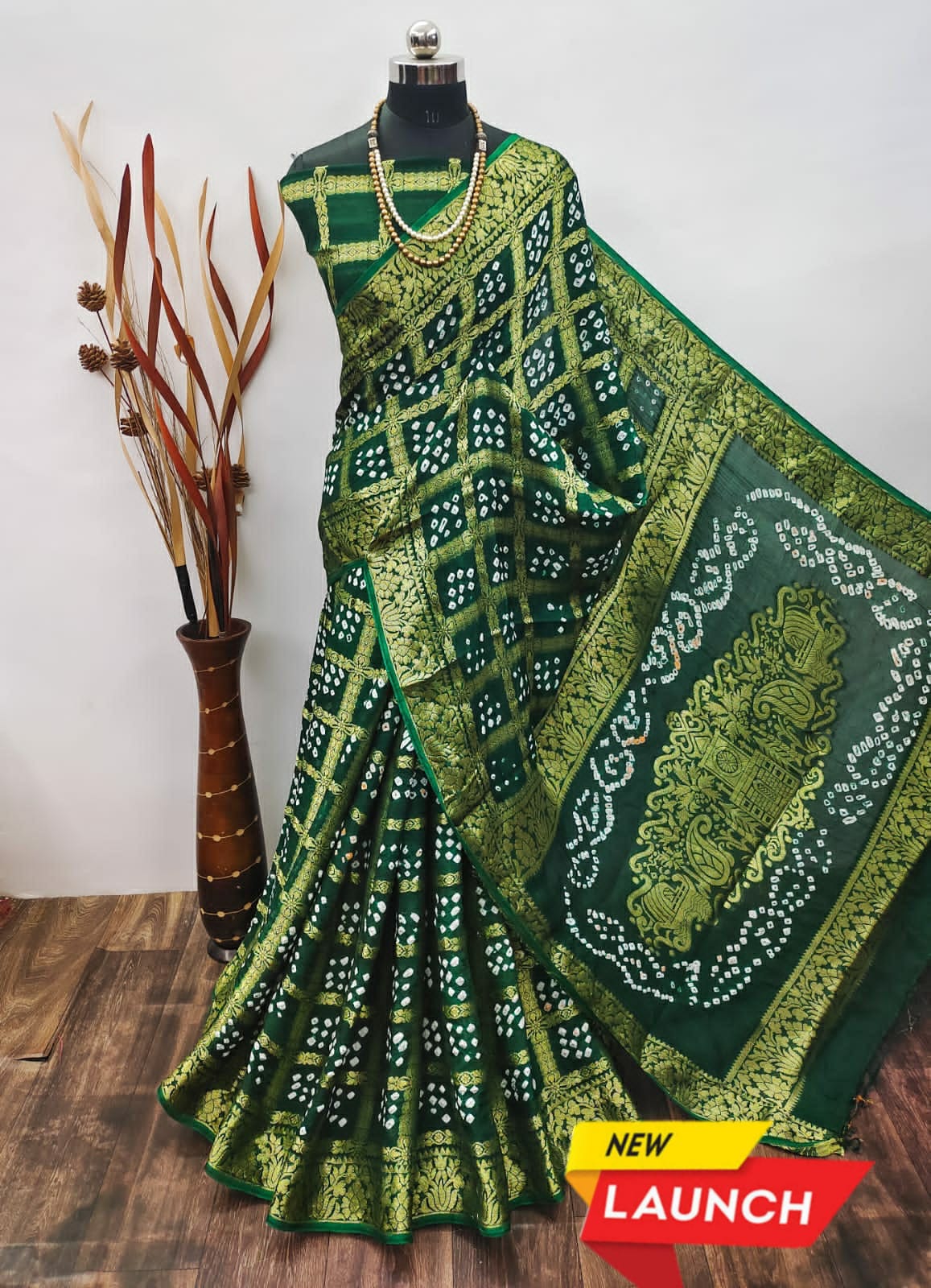 Hevy Chex  Bandhani Gharchola Saree