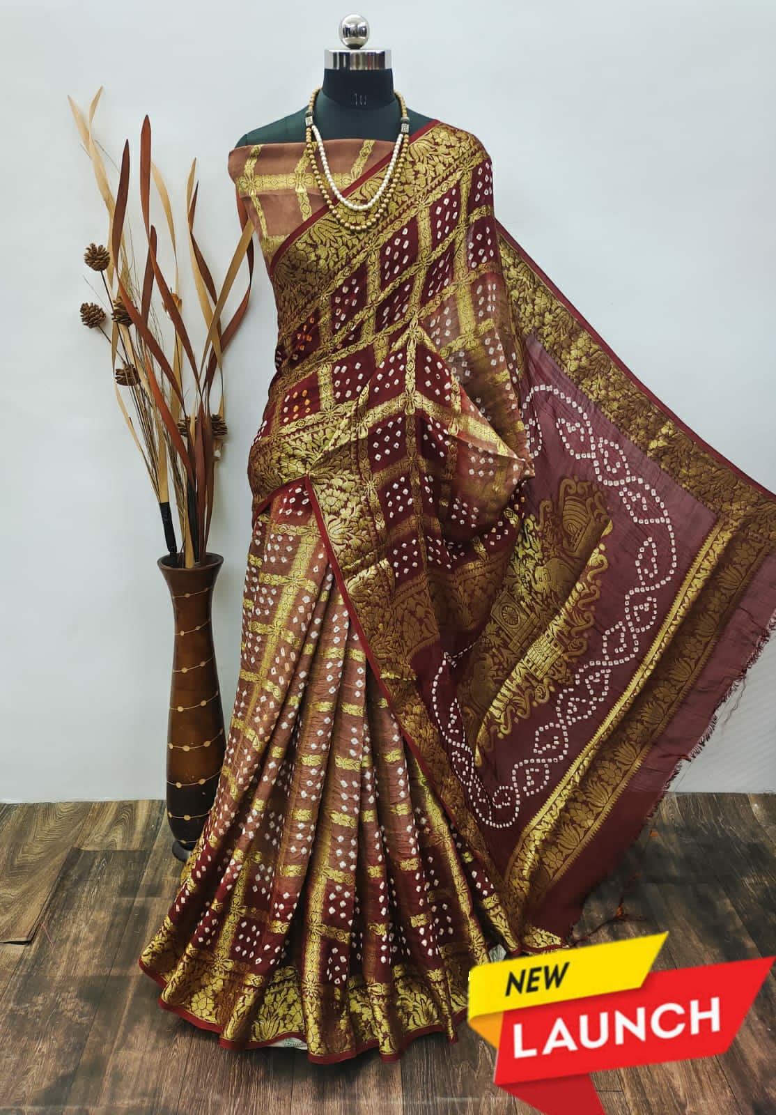 Hevy Chex  Bandhani Gharchola Saree