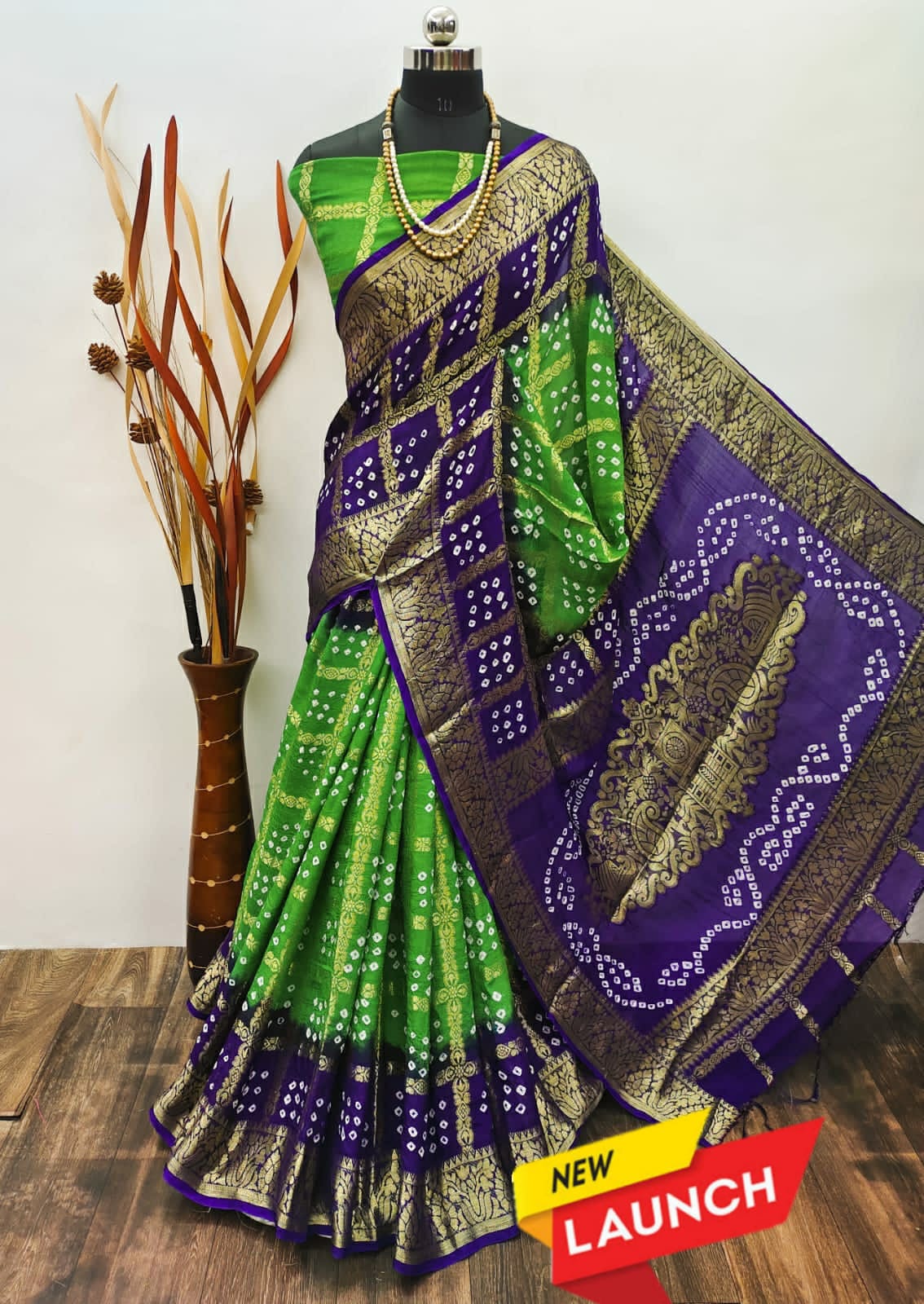 Hevy Chex  Bandhani Gharchola Saree