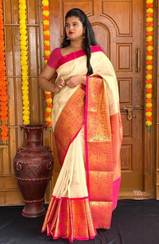 Beautful Soft Lichi Silk  Saree