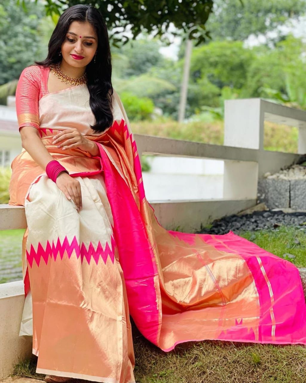 Nikhil Wife Pallavi Varma Pink Saree - Saree Blouse Patterns