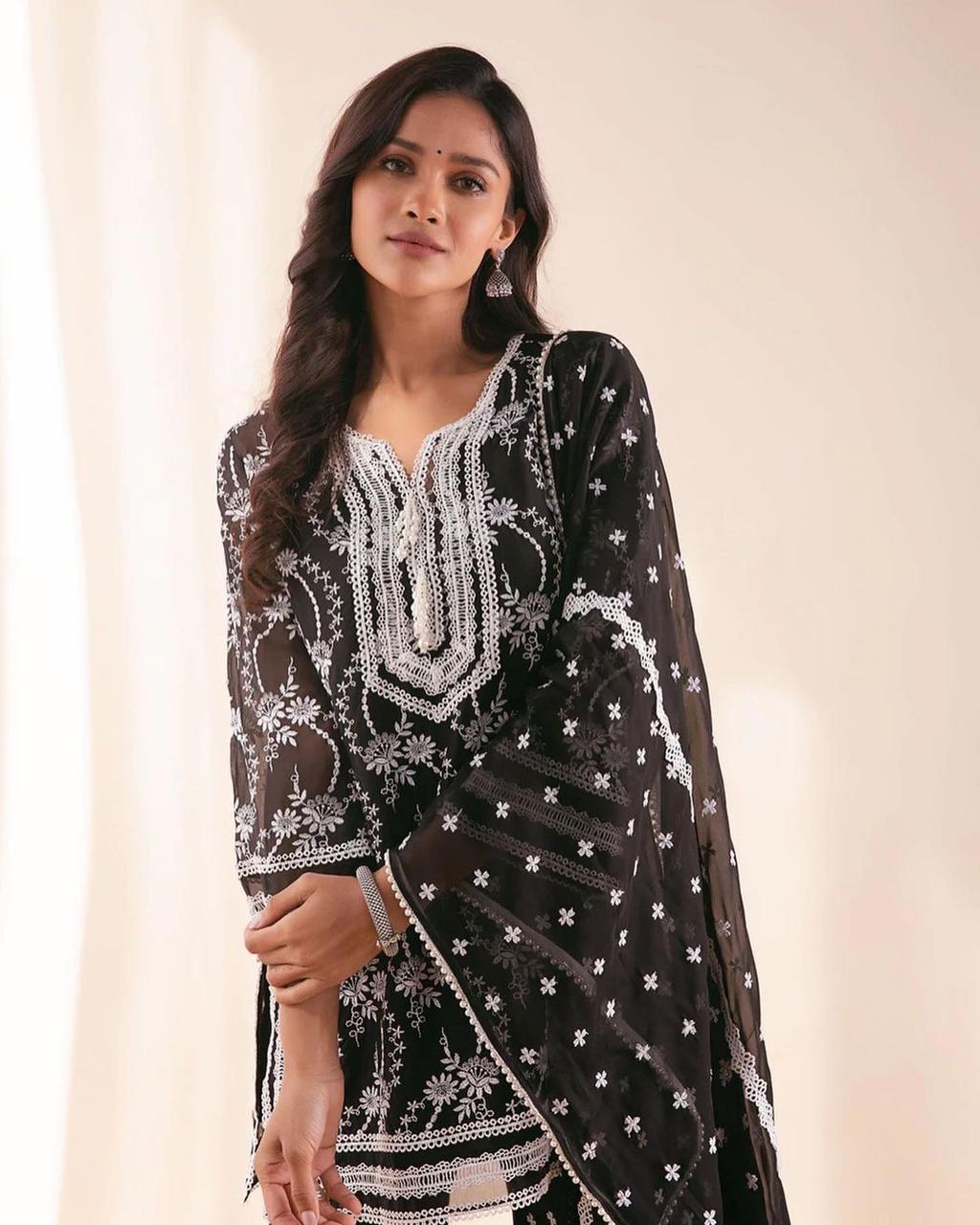 Georgette Desiner Trending Heavy Cotton Thread Embrodery Work Suit