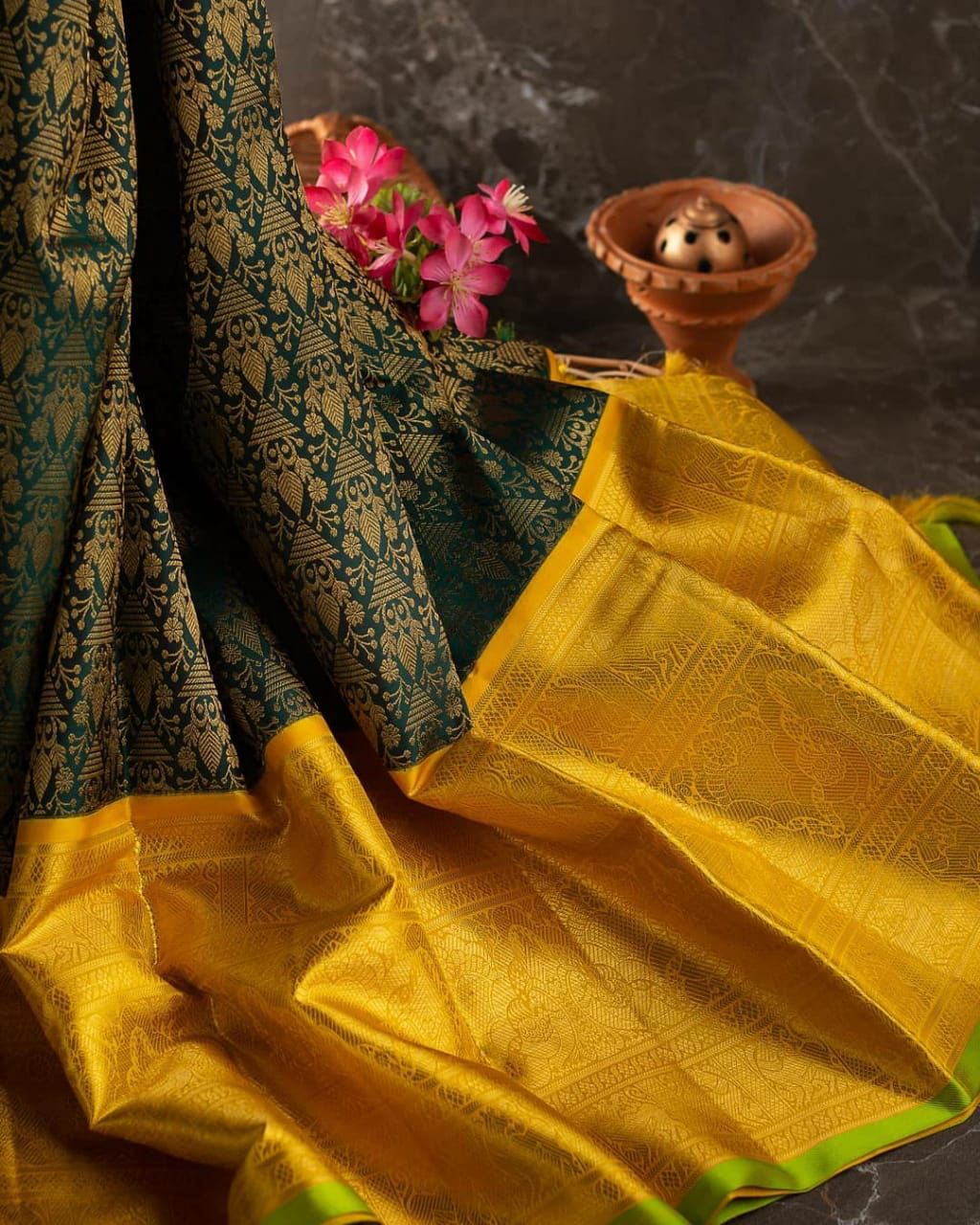 Women's Banarasi Soft Lichi Silk Saree Beautiful Jacquard Rich Pallu Design Work Zari Woven Kanjivaram Silk Style Saree