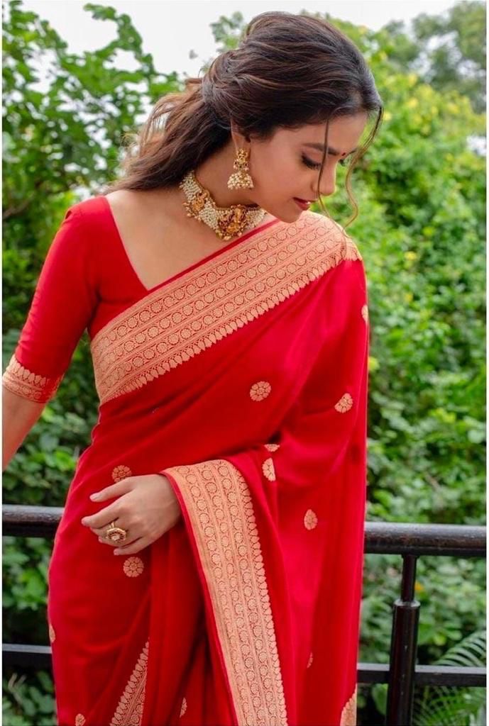 Soft Lichi Silk Saree With Blouse Piece