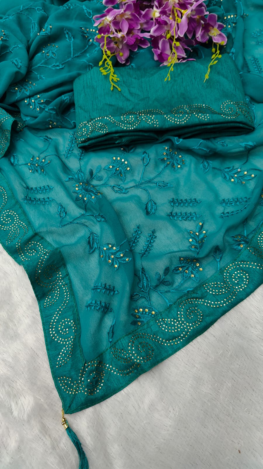 Soft Georgette Fabric Along With Designer Thread  Work saree